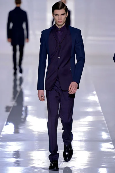 Look 30